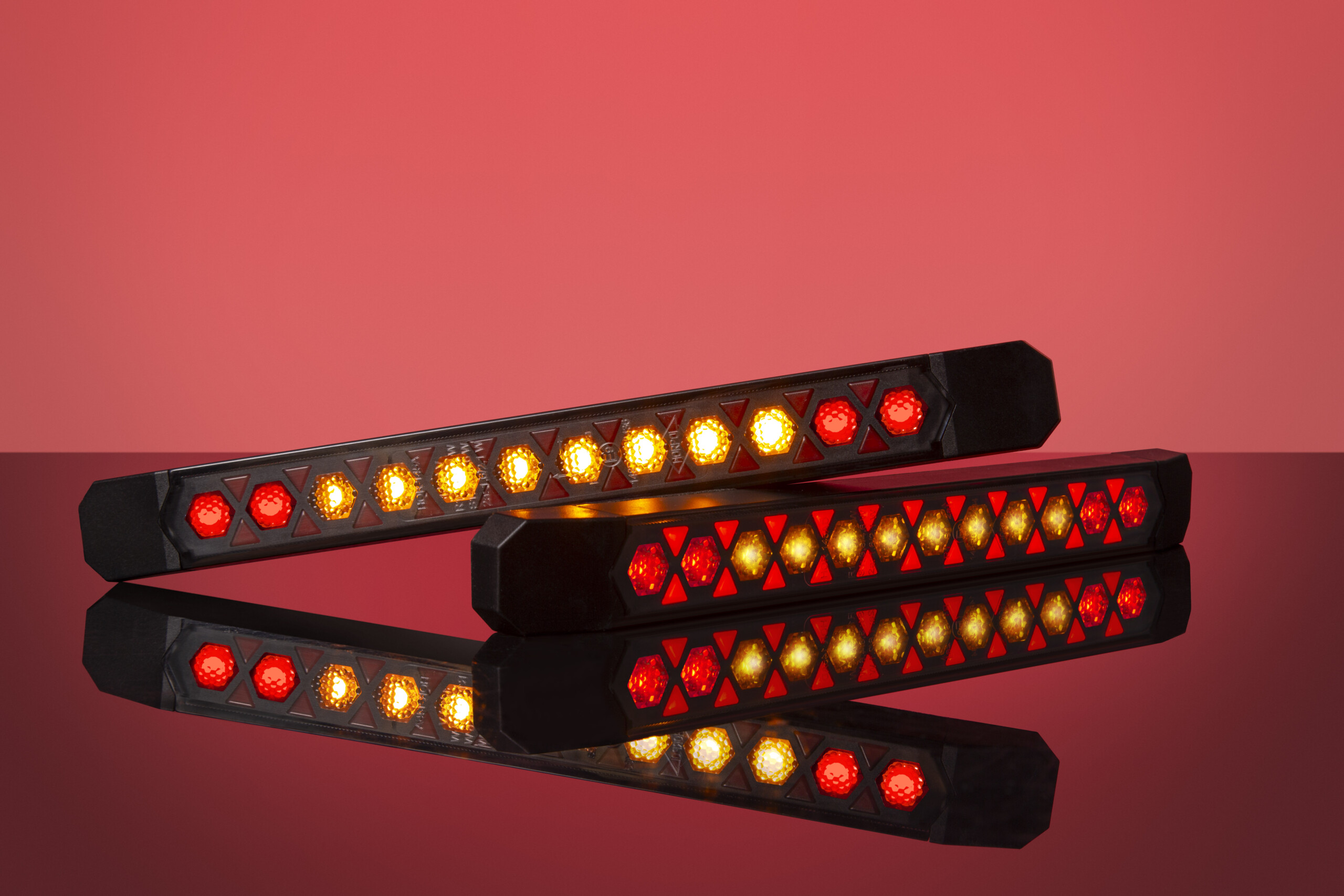 Задний комбинированный фонарь со статическим указателем поворота LIZARD LZD 3140